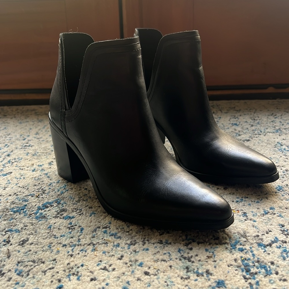 Steve Madden unique bootie. All leather size 8.5.